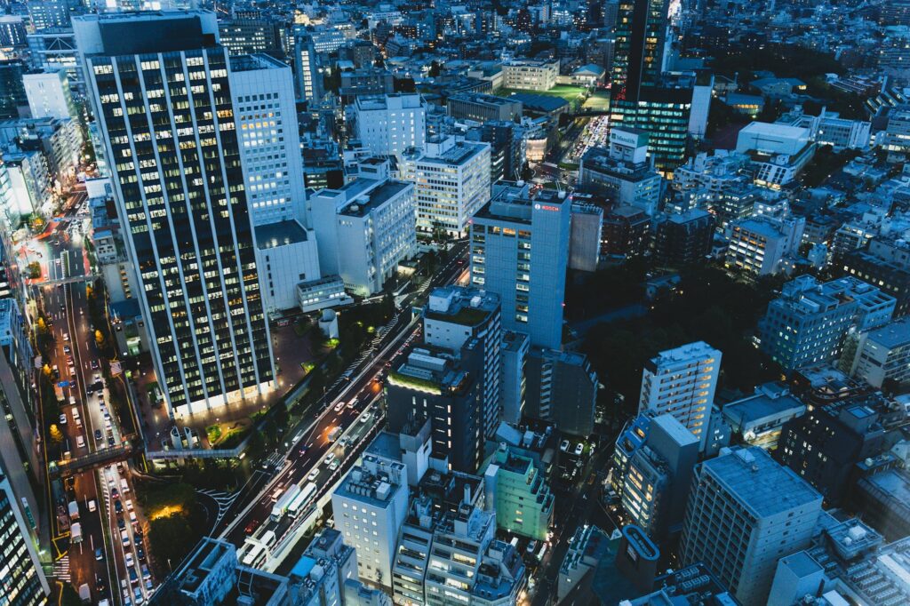 都市のオフィスビル